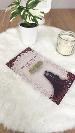 Pamuğum Atelier 3 cm Şişeli Kına Hediyeliği – Kişiye Özel Tasarım Kartlı Kına Hediyeliği (25 Adet)