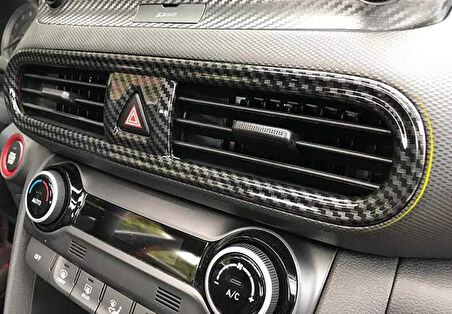 Hyundai Kona Orta Menfez Kaplama - Karbon
