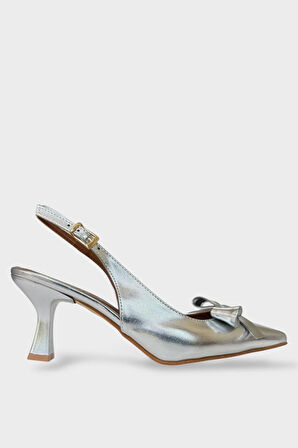 Kadın Fiyonk Tokalı Sivri Burun Arkası Açık 8 Cm Topuklu Ayakkabı GÜMÜŞ