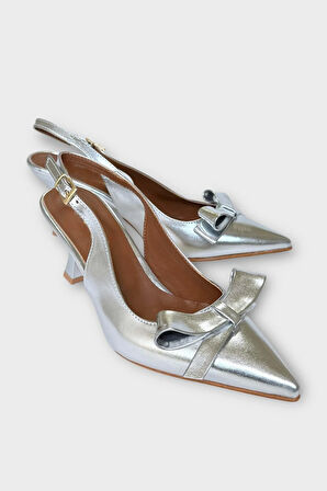 Kadın Fiyonk Tokalı Sivri Burun Arkası Açık 8 Cm Topuklu Ayakkabı GÜMÜŞ