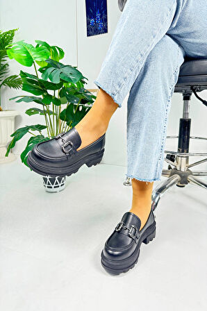 Günlük Kadın Loafer V Tokalı Kalın Topuklu Tırtıklı Tabanlı Oval Burunlu Makosen Ayakkabı 7455 - 745
