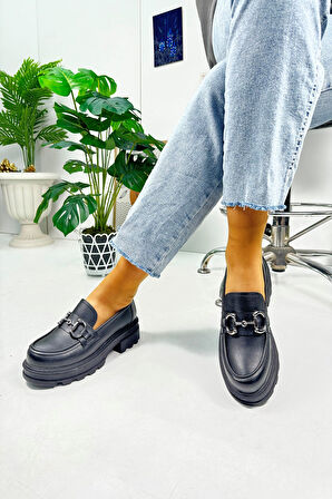 Günlük Kadın Loafer V Tokalı Kalın Topuklu Tırtıklı Tabanlı Oval Burunlu Makosen Ayakkabı 7455 - 745