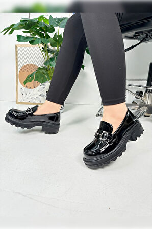 Günlük Kadın Loafer V Tokalı Kalın Topuklu Tırtıklı Tabanlı Oval Burunlu Makosen Ayakkabı 7455 - 745