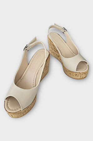 Yandan Tokalı Önü Açık Dolgu Taban Sandalet Ayakkabı  BEJ