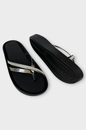 Taşlı Parmak Arası Kadın Terlik PLATİN