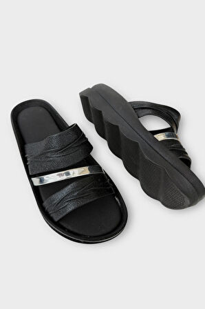 Anatomik Dolgu Taban Yumuşak Rahat Kadın Terlik SİYAH - GÜMÜŞ