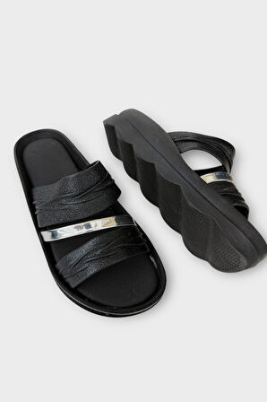 Anatomik Dolgu Taban Yumuşak Rahat Kadın Terlik SİYAH - GÜMÜŞ