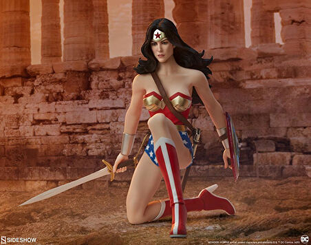 Wonder Woman Sixth Scale Figure