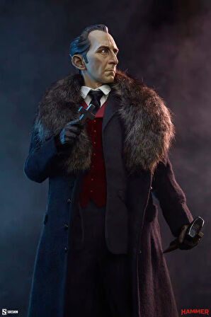 Van Helsing Premium Format Figure 300376 Horror Classics / Dracula (1958) / Peter Cushing