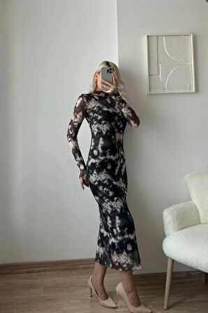 Ters Dikiş Batik Desenli Tül Maxi Elbise