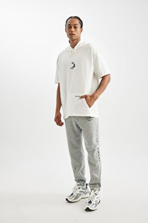 DeFactoFit Shaquille O'Neal Oversize Fit Kapüşonlu Kısa Kollu Tişört D1514AX24AUER105