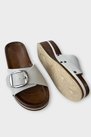 Kadın Günlük Terlik Tokalı Dolgu Topuk Şık Yazlık Ev Plaj Tatil Terliği GRİ