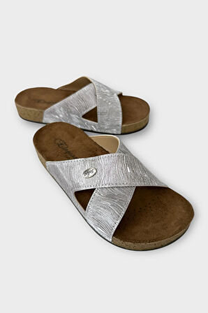Kadın Günlük Terlik Çapraz Şık Ortopedik Yazlık Ev Plaj Tatil Terliği GÜMÜŞ
