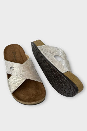 Kadın Günlük Terlik Çapraz Şık Ortopedik Yazlık Ev Plaj Tatil Terliği ALTIN