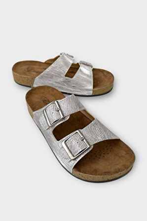 Kadın Günlük Terlik Ayarlanabililr Tokalı Çift Bantlı Şık Ortopedik Yazlık Ev Plaj Tatil Terliği GÜMÜŞ