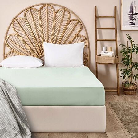 Soft Basic Çift Kişilik Düz Kenar Çarşaf - Yeşil - 240x260 cm