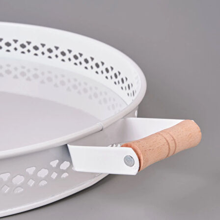 Ahşap Saplı Metal Village Tepsi - 38 cm