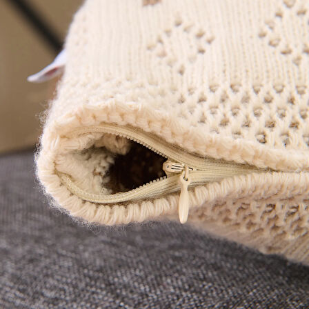 Soft Kalp Desenli Triko Kırlent Kılıfı - Bej - 35x50 cm