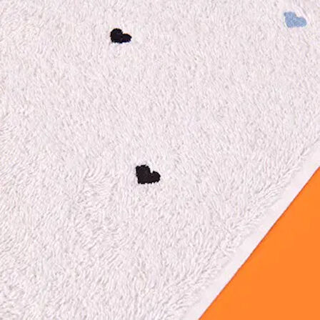 Soft Kalp Nakışlı Yüz Havlusu - Ekru / Siyah - 50x90 cm