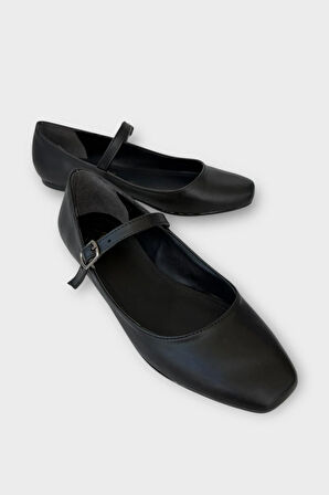 Kadın Kemer Detay Babet Ayakkabı SİYAH