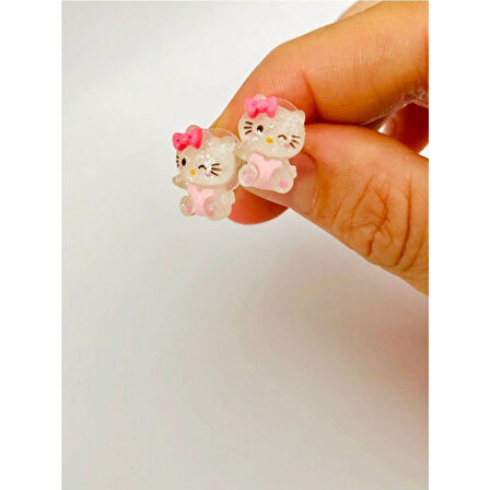 Hello Kitty Pembe Hello Kitty Pembe  Kalpli Küpe 2'li Genç ve Çocuk Küpesi Hediyelik Aksesuar Şık Takı