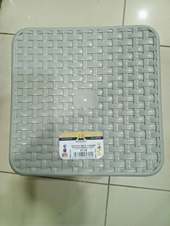 METAL AYAKLI KAYMAZ BANYO TABURESİ