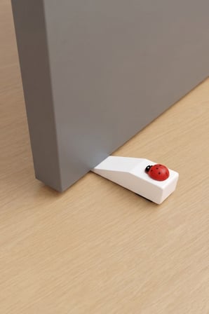 2li Ahşap Kapı Altlığı Altı Stoperi Durdurucu Takozu Beyaz Uğur Böceği