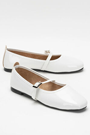 Kadın Kemer Detay Rugan Babet Ayakkabı BEYAZ