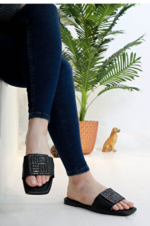 Sermoda Kare Taş Tokalı Yazlık Kadın Terlik Düz Tabanlı Terlik Siyah