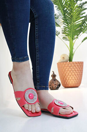 Sermoda Düz Tabanlı Broş Slikon Taşlı Kadın Yazlık Terlik  NW Fujya