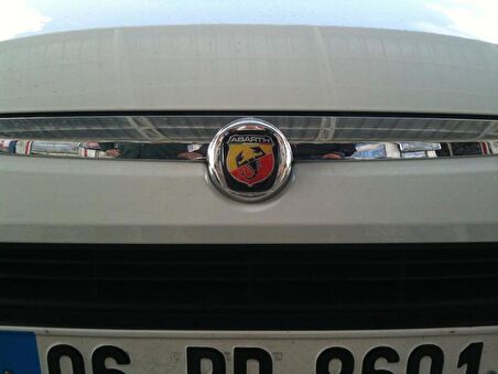 Punto Evo Abarth Logo Ön Rozet