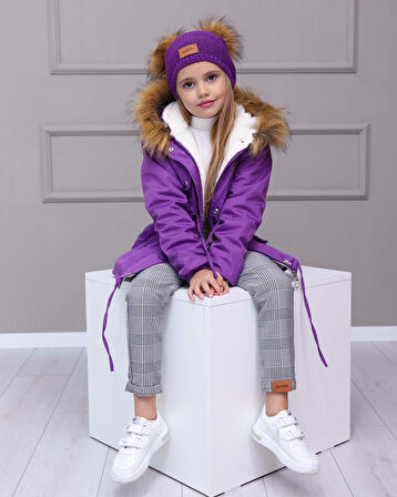 MODAVALS KIZ ÇOCUK TAK ÇIKAR İTHAL KÜRKLÜ KAPİŞONLU BEL AYARLAMALI LASTİKLİ MONT ÇİFT PONPONLU BERE EKOSE PANTOLON 3LU KOMBİN