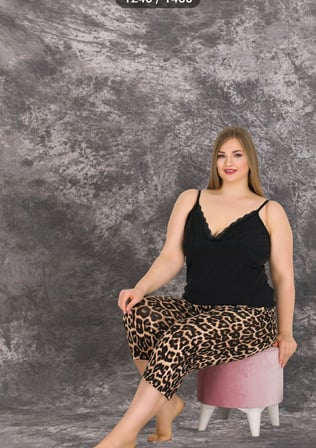 LADY Büyük Beden Pijama Takımı Siyah Leopar Desenli Askılı Tayt ve Kapri 2XL