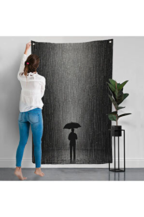 Hiçliğin Ortasında Gece Yarısı Yağmur Altındaki Adam Duvar Örtüsü-7548