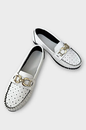 Kadın Delikli Tokalı Babet Ayakkabı BEYAZ