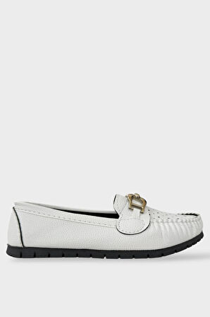 Kadın Delikli Tokalı Babet Ayakkabı BEYAZ