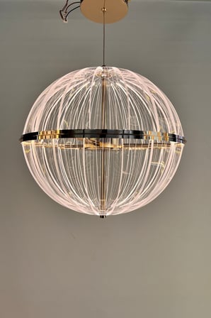 Lüks Gold Kaplama Dairesel Çizgi Desenli Küre Modern LED Avize