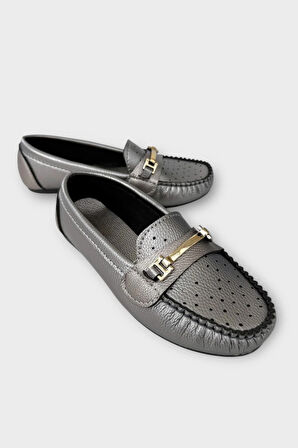 Kadın Delikli Tokalı Babet Ayakkabı GÜMÜŞ