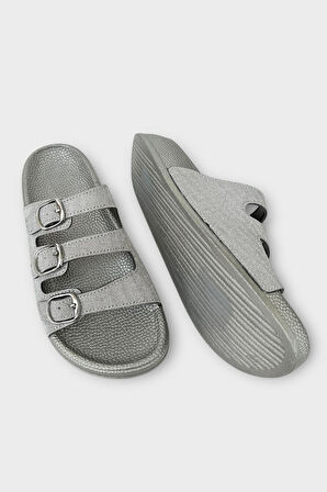 Kadın Üç Bant Ayarlanabilr Tokalı Terlik FÜME