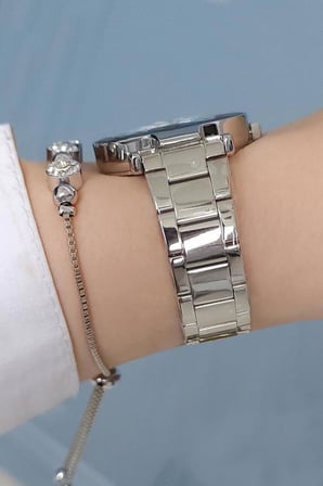 Yeni Model Kesme Camlı Çelik Bilezik Metalik Kadın Kol Saati + Zirkon Taşlı Bileklik