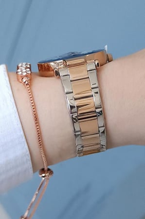 Yeni Model Kesme Camlı Çelik Bilezik Rose Gold/Metalik Kadın Kol Saati + Zirkon Taşlı Bileklik