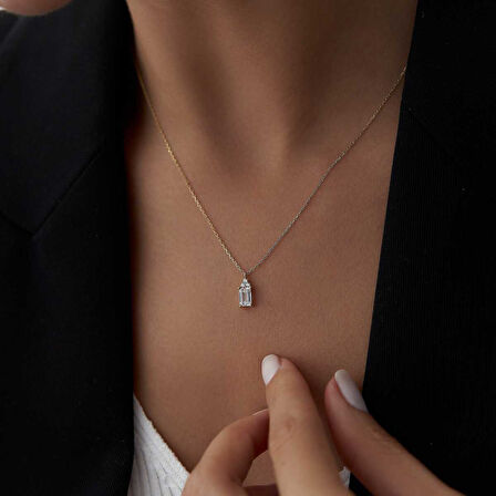 Tek Baget Taşlı Kolye