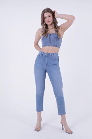 Paçaları Dikişsiz ve Yüksek Belli Cepli Astarsız Kadın Kot Pantolon Mom Fit Jean Açık Mavi Denim