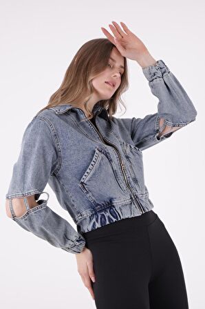 Kolları Bağlantı Detaylı Klasik Yakalı Cepli ve Astarsız Bomber Crop Kadın Kot Ceket OrtaMavi Denim