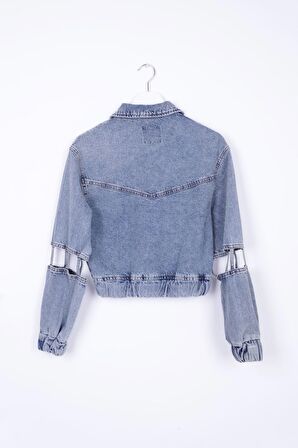 Kolları Bağlantı Detaylı Klasik Yakalı Cepli ve Astarsız Bomber Crop Kadın Kot Ceket OrtaMavi Denim