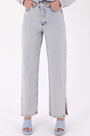 Paçaları Yırtmaç Detaylı ve Geniş Paçalı Yüksek Belli Rahat Jean Kadın Kot Pantolon BuzMavisi Denim 