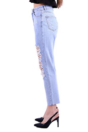 Önü Yırtıklı  Detaylı  Yüksek Belli Cepli ve Astarsız Mom Fit Kadın Kot Pantolon Buz Mavisi Denim 