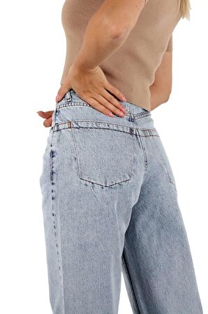 Cep Kenarları Taş Detaylı ve Yüksek Belli Cepli Rahat Kot Kadın Pantolon Kar Yıkama Açık Mavi Denim