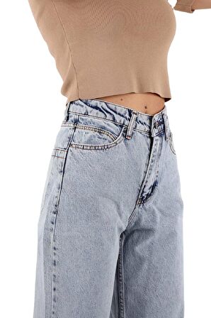 Cep Kenarları Taş Detaylı ve Yüksek Belli Cepli Rahat Kot Kadın Pantolon Kar Yıkama Açık Mavi Denim