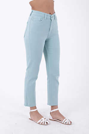 Paçaları Dikişsiz ve Yüksek Belli Cepli Astarsız Kadın Kot Pantolon Mom Fit Jean Aqua Mavi Denim